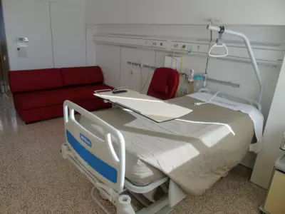Hospitalització - habitació amb sofà